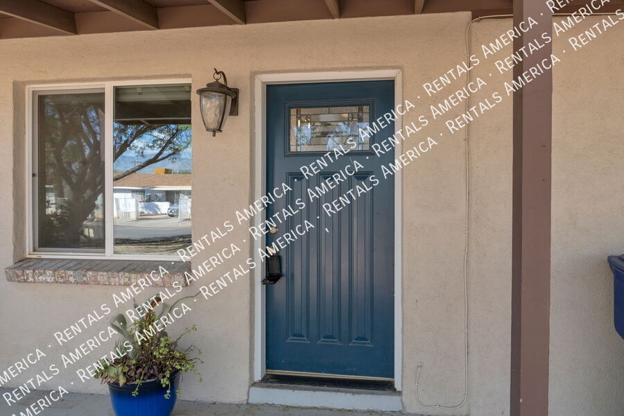 Building Photo - 2558 E Alta Vista St