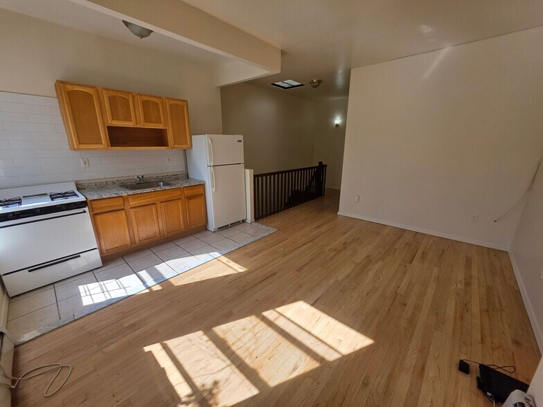 Building Photo - 317 E 169th St