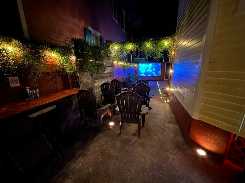 Outdoor Cinema - 3821 Dauphine St