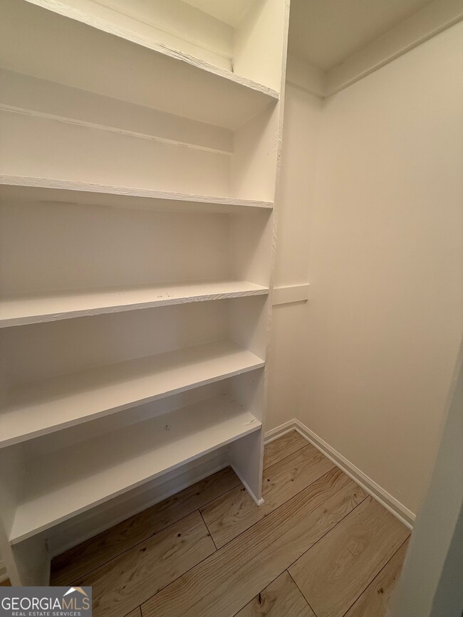 Building Photo - 204 Westgate Cir