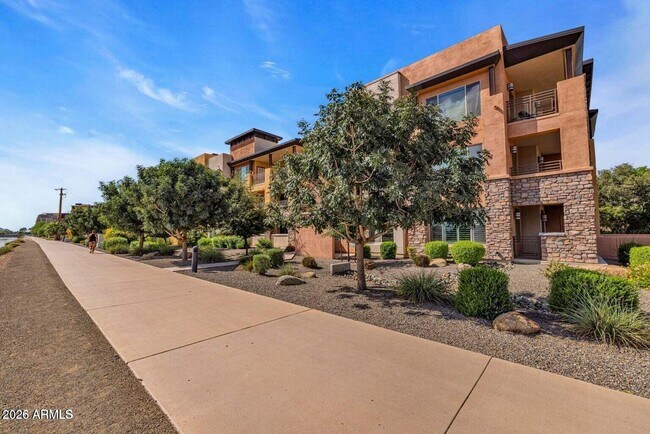 Building Photo - 4803 N Woodmere Fairway