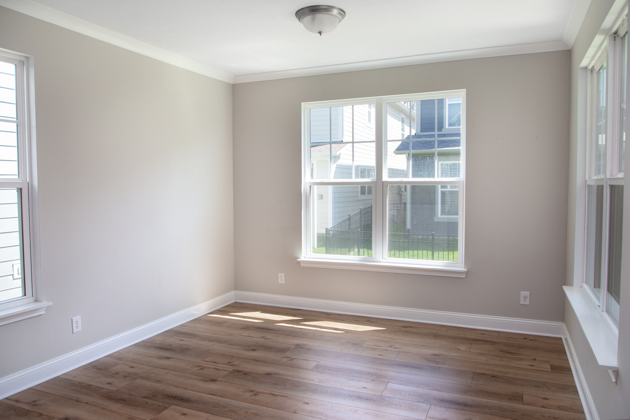 Building Photo - 14277 James Dean Dr