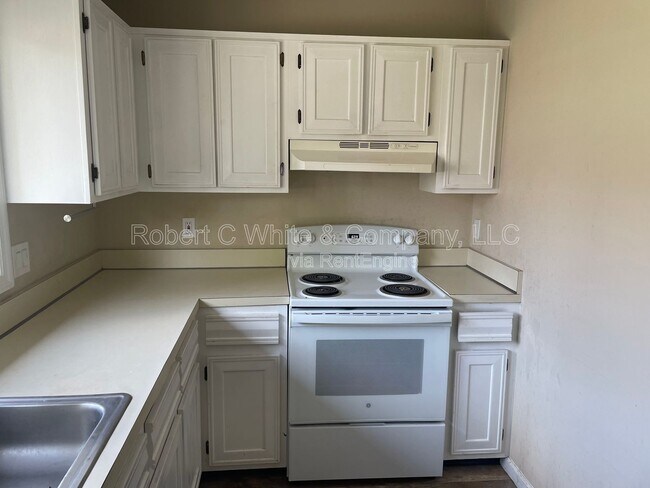 Building Photo - 27 White Birch Ln