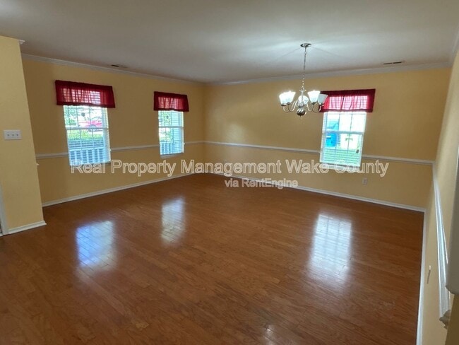 Building Photo - 5323 Seaspray Ln
