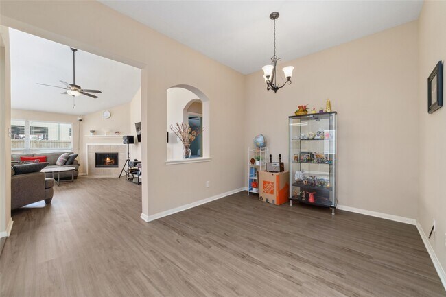 Building Photo - 8123 Solara Bend Ct