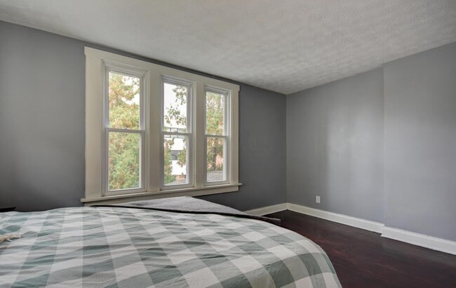 Building Photo - 1515 Hawthorne Ave