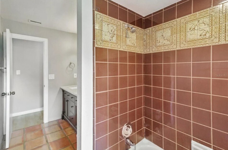 Building Photo - 490 Burnt Tree Ln