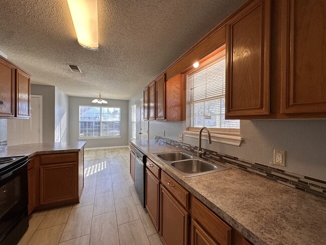 Building Photo - 4203 Savannah Cir