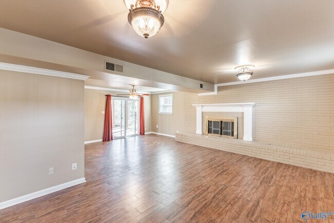 Building Photo - 1116 Tyler Rd NW