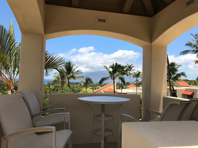 Building Photo - Gorgeous Wailea Palms Unit with ocean views!