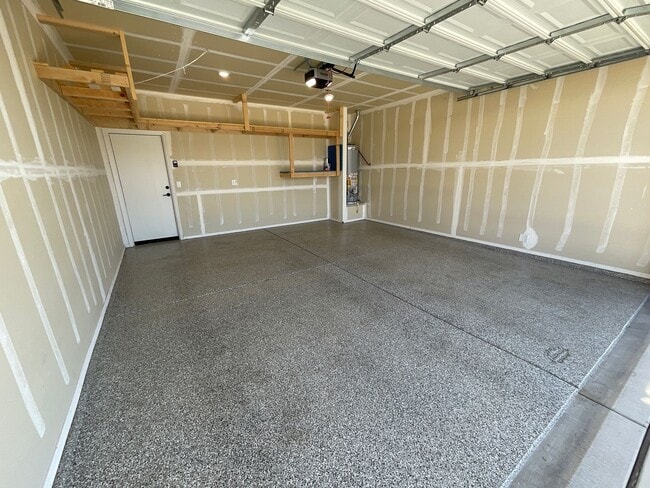 Building Photo - Mountain views in Rocking K Community