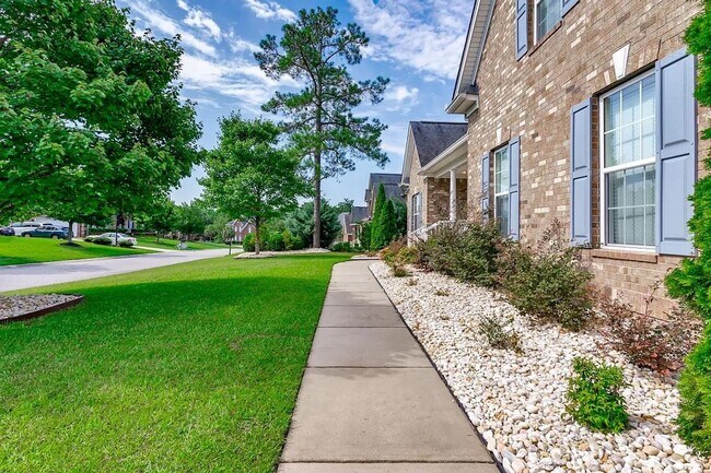 Building Photo - Beautiful home in Longcreek Plantation- Heritage Forest