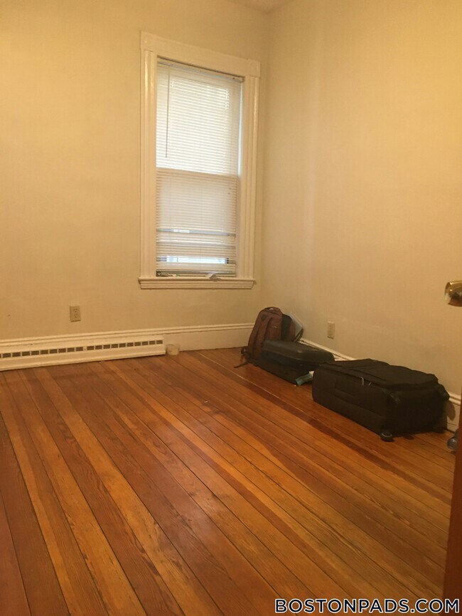 Building Photo - 9 Fulkerson St