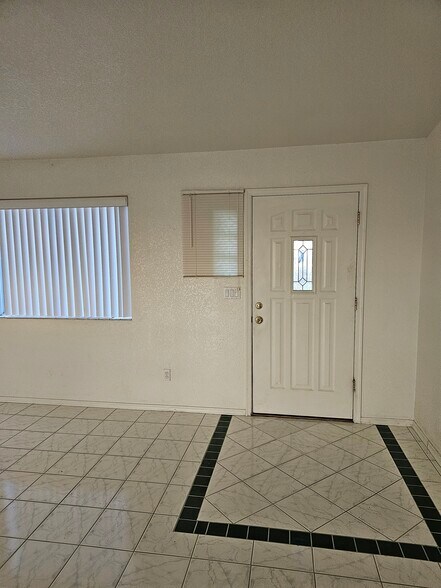 Building Photo - 3035 Kiowa Blvd N