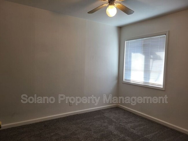 Building Photo - 1725 Idaho St