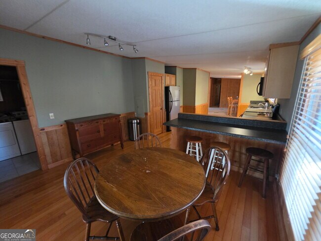 Building Photo - 2832 N Holcomb Dr