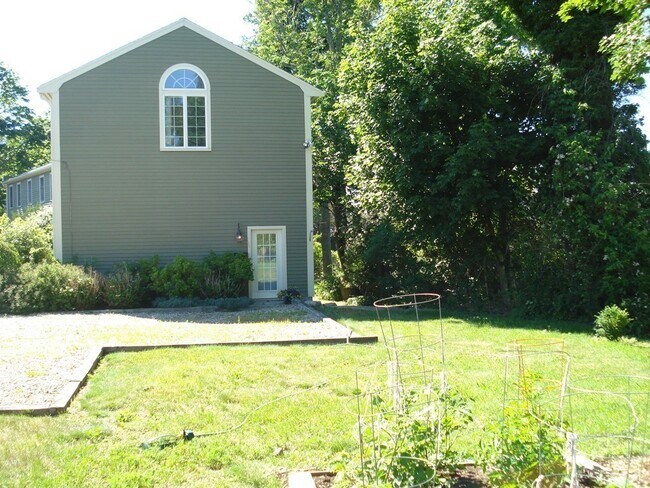 Building Photo - 1 Rowley Shore