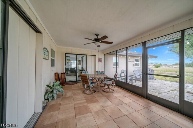 Building Photo - 299 Rotonda Cir