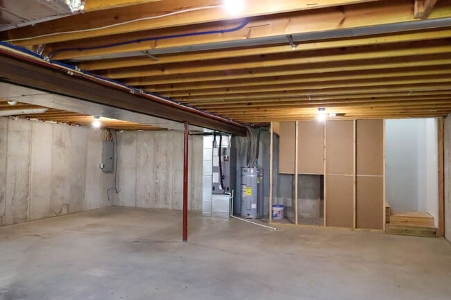 Building Photo - Almost New Home in Crystal City MO for Lease!