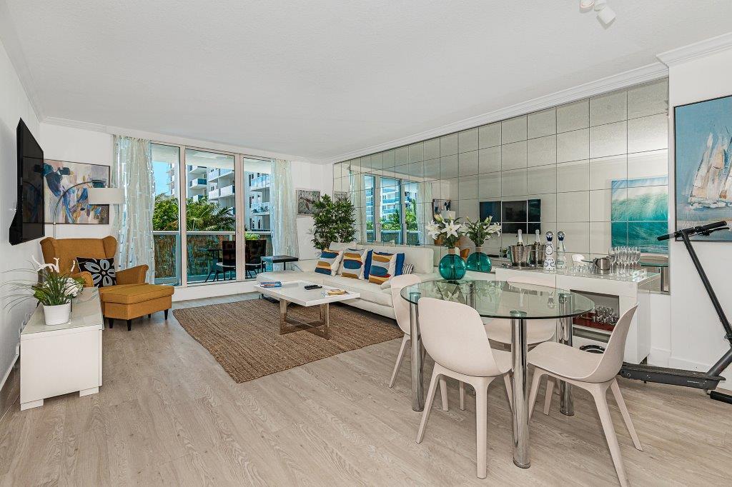 Building Photo - 2301 Collins Ave