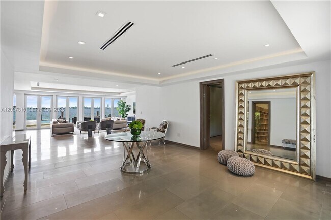 Building Photo - 9301 N Bayshore Dr