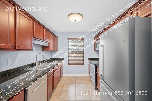 Building Photo - 202 Paschel Ave