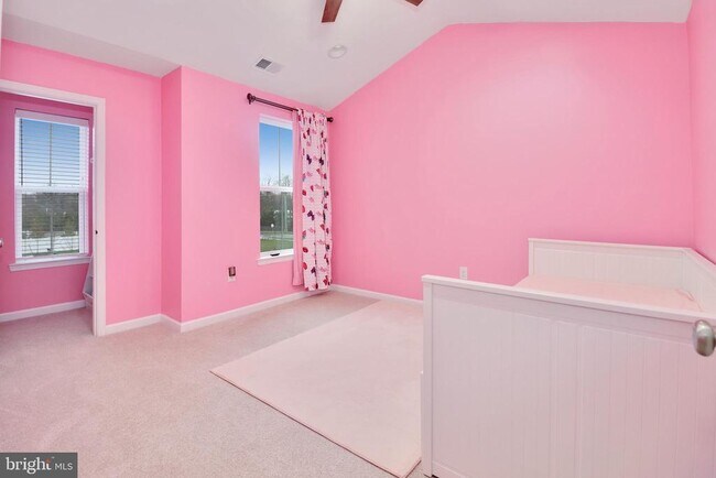 Building Photo - 9 Clover Ln