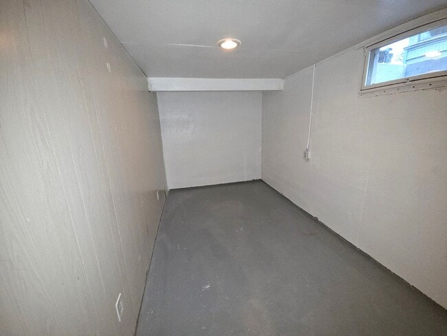 Building Photo - 5617 E Parkwater Ave