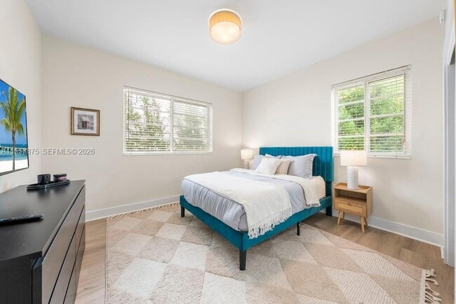 Building Photo - 1471 Lincoln Terrace