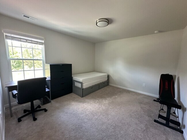 Building Photo - Like New Beautiful home in Wesley Chapel