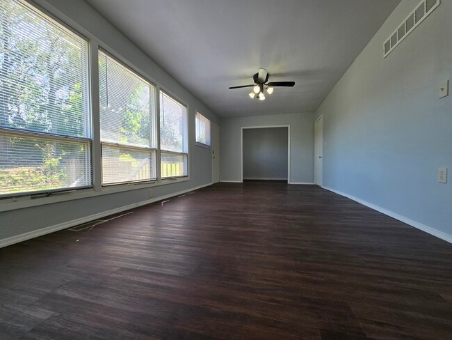 Building Photo - 1532 Surf Side Dr