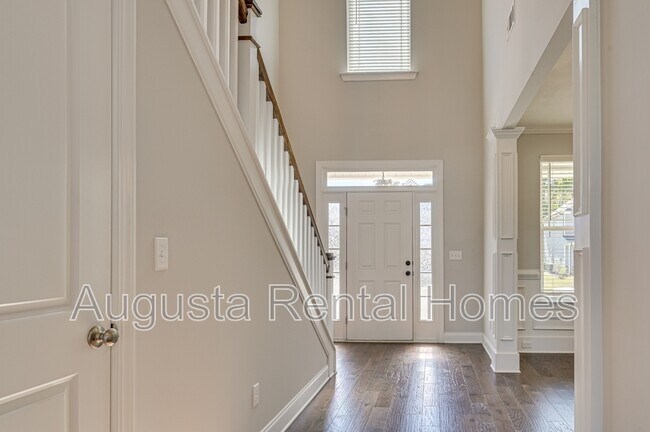 Building Photo - 909 Chesford Dr