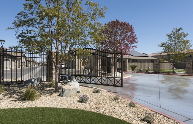 Primary Photo - The Gates at Figarden Apartments