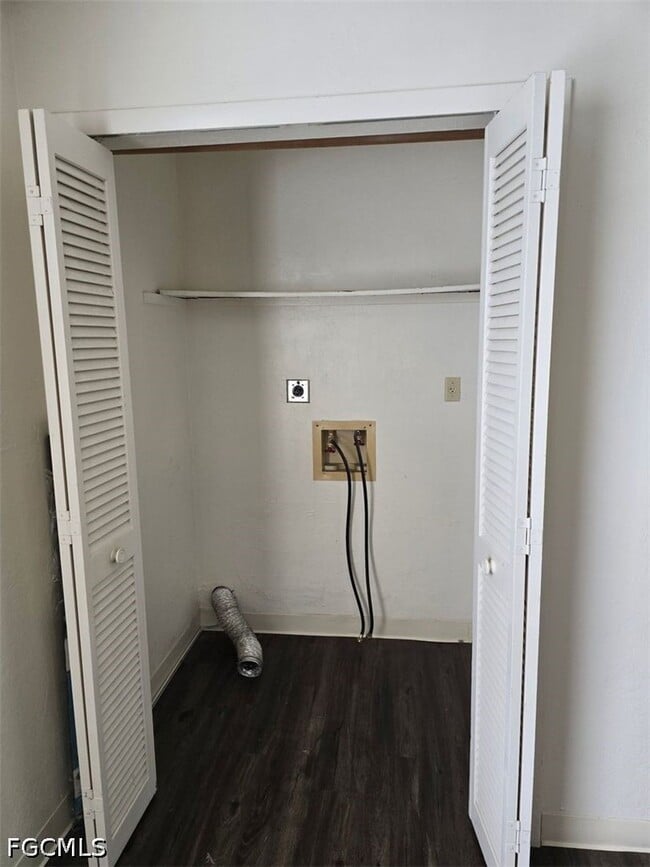 Building Photo - 626 SE 13th Ct