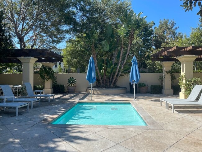 Building Photo - Beautiful detached home in Quail Hill. 2 M...