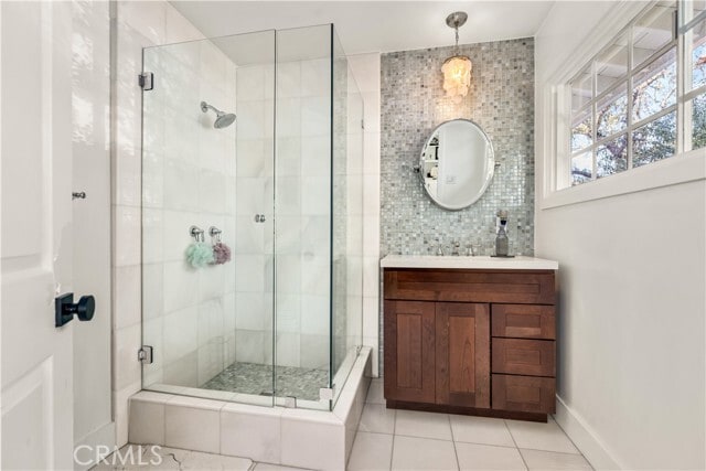 Building Photo - 515 Kings Pl