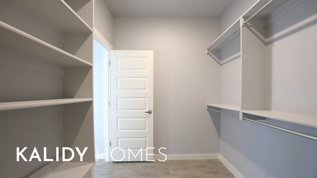 Building Photo - 305 Kirks Holw