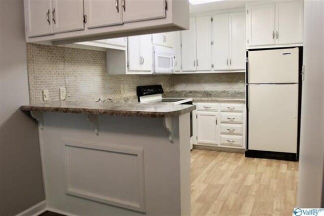 Building Photo - 2128 Greenwood Pl SW