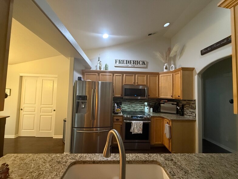 Kitchen - 420 S Penn Pl