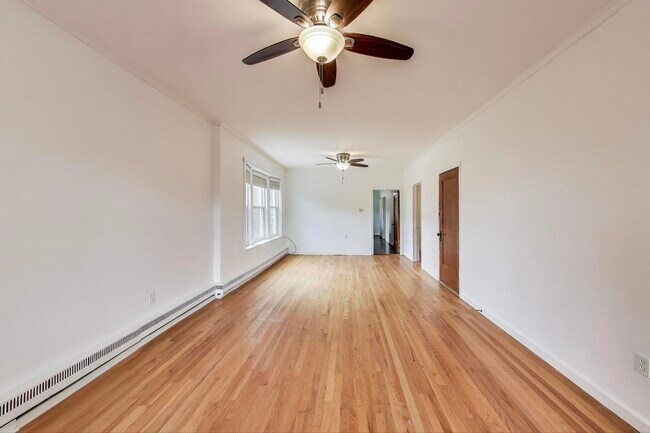 Building Photo - 4409 W Deming Pl