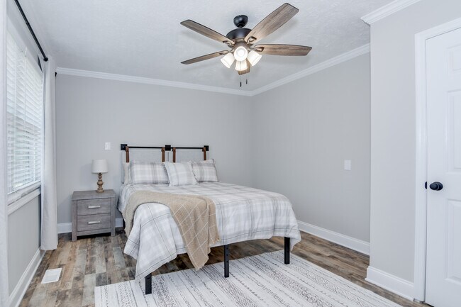 Building Photo - 219 Jasper Rd