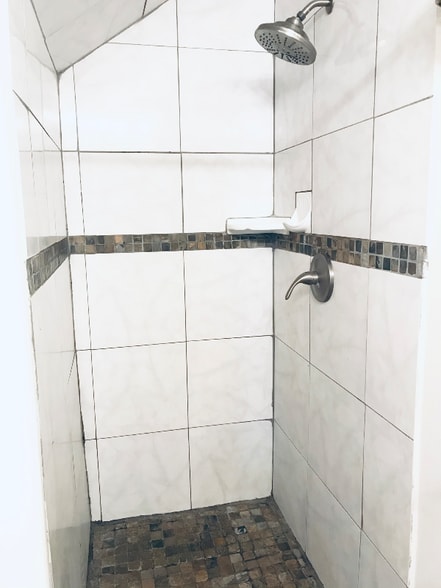 Building Photo - 111 Auhana Rd