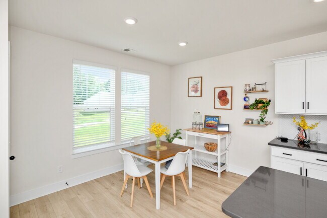Building Photo - Stylish 3BR/2.5BA Craftsman Home with Loft...