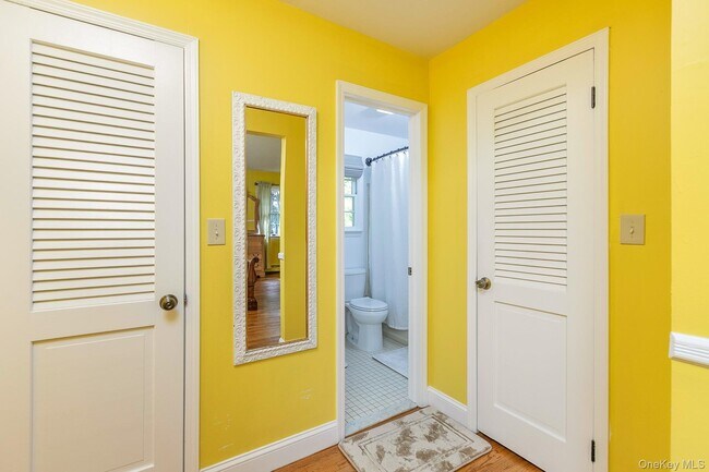 Building Photo - 451 River Rd