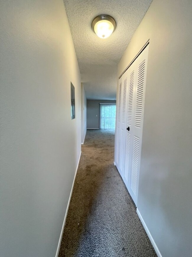 Building Photo - Spacious two bedroom, one and half bathroo...