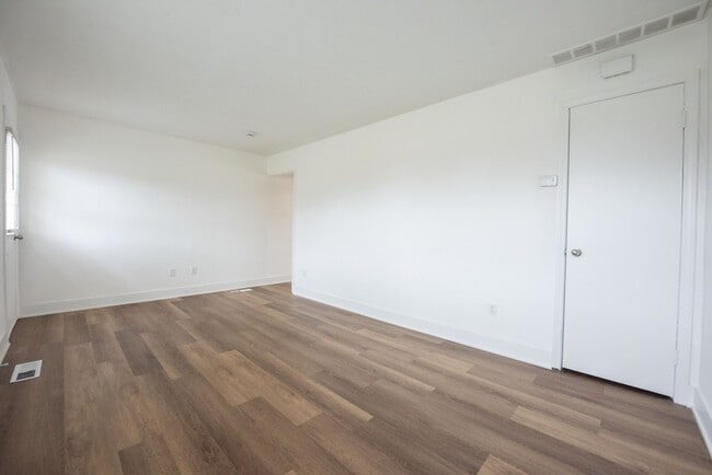 Building Photo - 3012 Larkmoor St