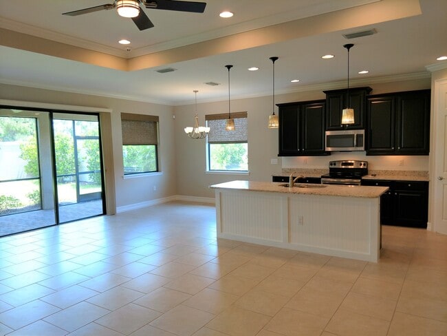 Building Photo - Unfurnished Annual Rental - Lovely 3 Bedroom Home in Calusa Park. Nicely upgraded and Pet Friendly