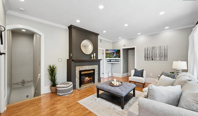 Building Photo - Charming updated 1920s 3BD 3BA