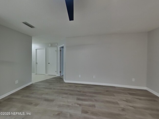 Building Photo - 4963 Beige St