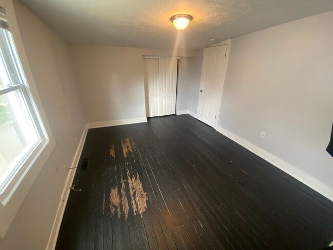 Building Photo - SPRING LEASING SPECIAL 1/2 OFF 1ST MONTHS ...
